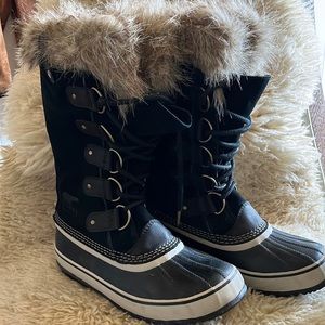 Sorel joan of ark winter boots. Size9